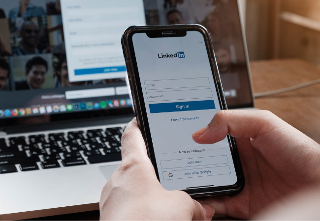 What is the 5 3 2 law in the LinkedIn App?